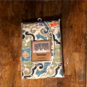 Tuscany One Scallop Vallance